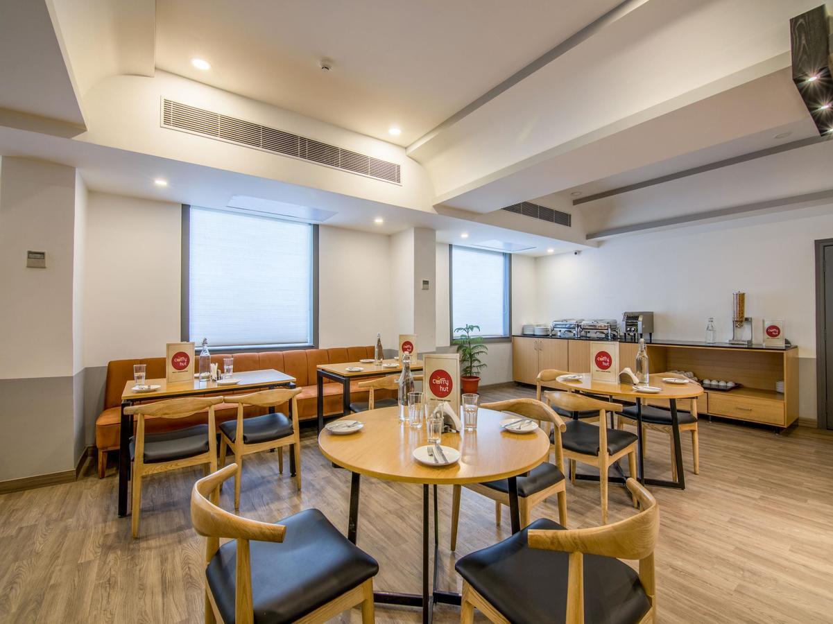 Oyo Townhouse 028 Corporate Suite Noida Kültér fotó