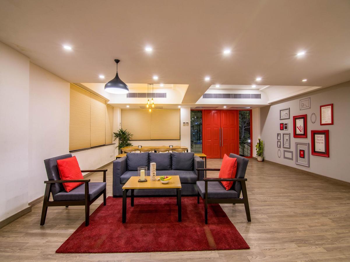 Oyo Townhouse 028 Corporate Suite Noida Kültér fotó