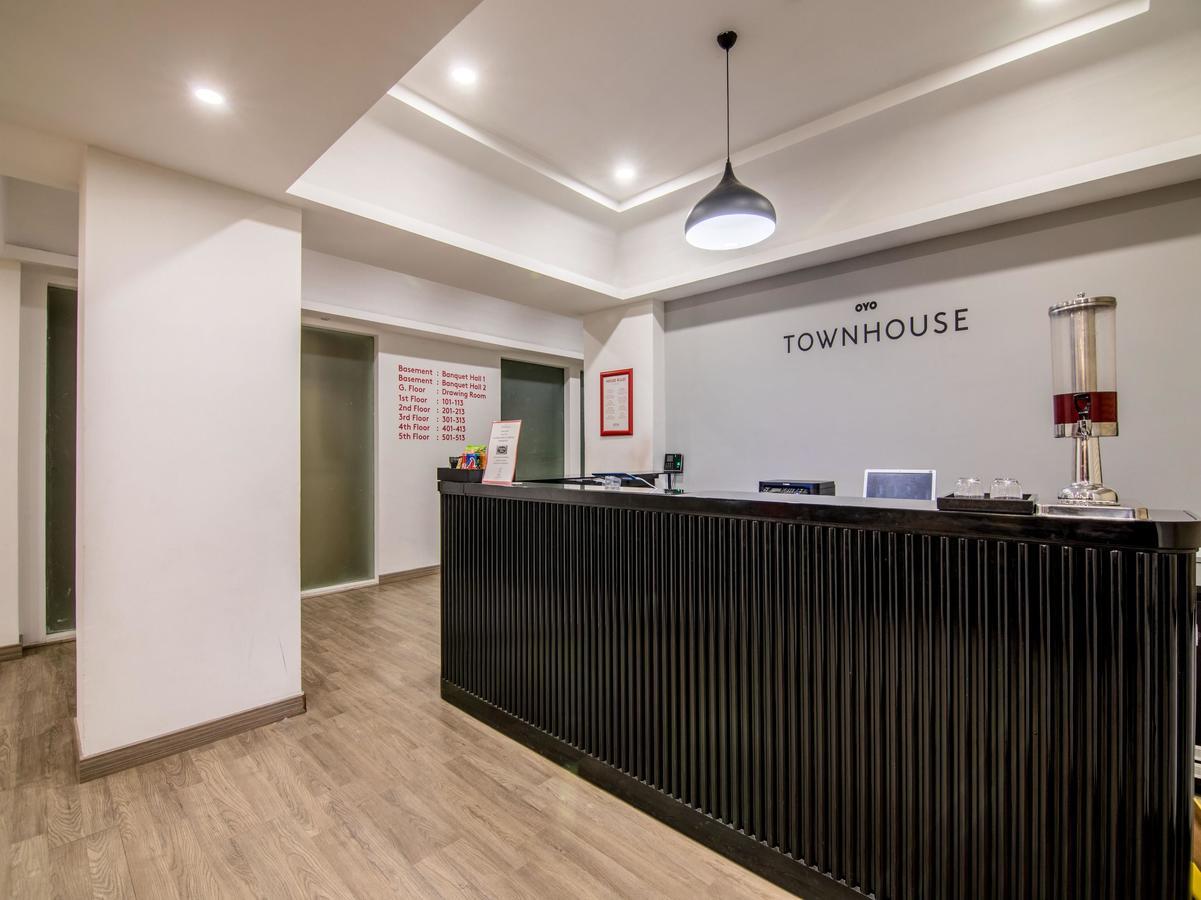 Oyo Townhouse 028 Corporate Suite Noida Kültér fotó
