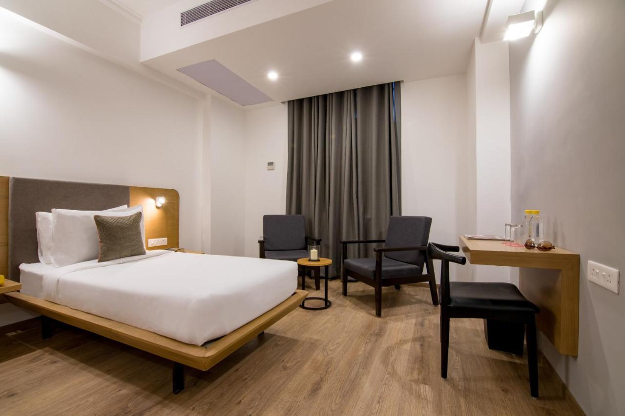 Oyo Townhouse 028 Corporate Suite Noida Kültér fotó