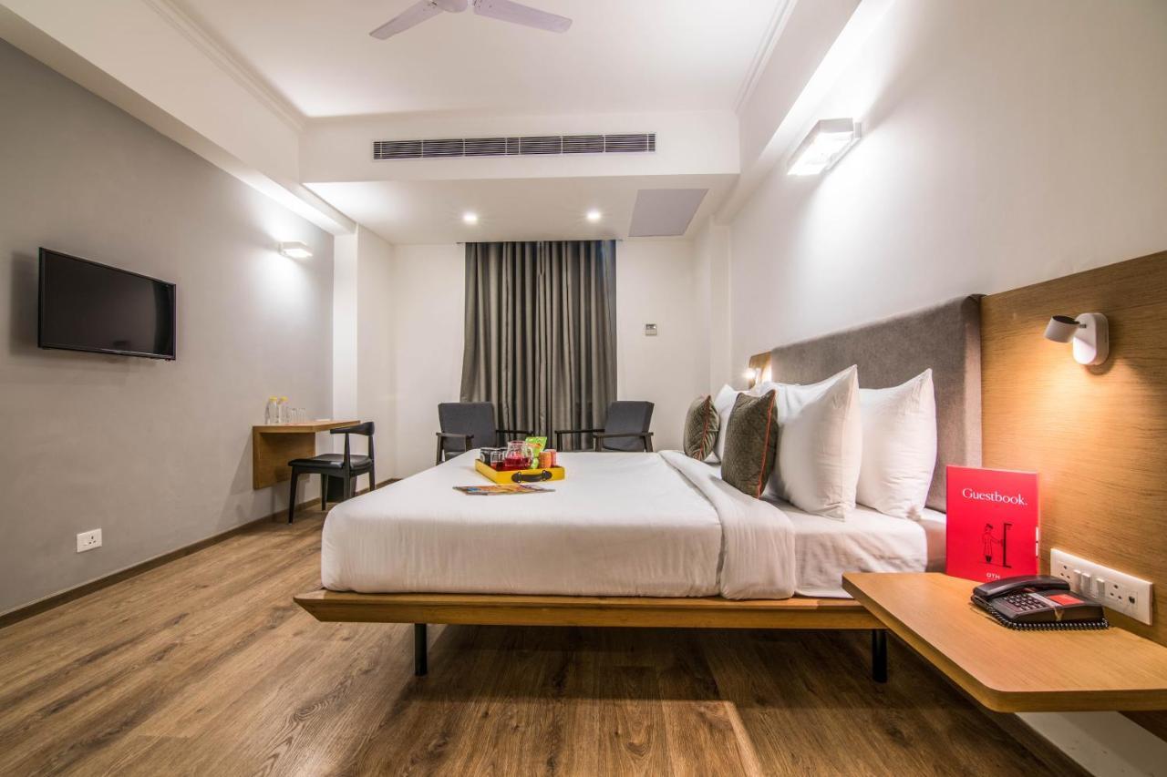 Oyo Townhouse 028 Corporate Suite Noida Kültér fotó