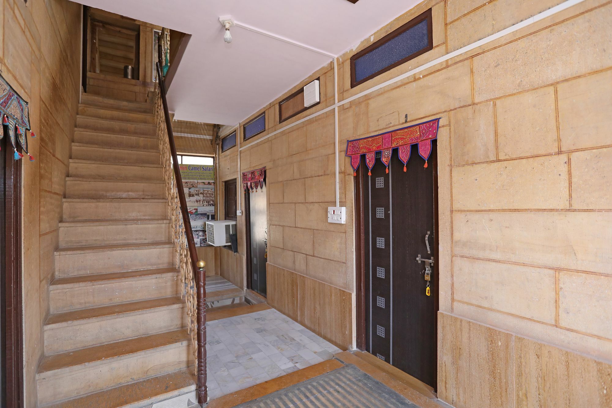 Oyo Townhouse 028 Corporate Suite Noida Kültér fotó