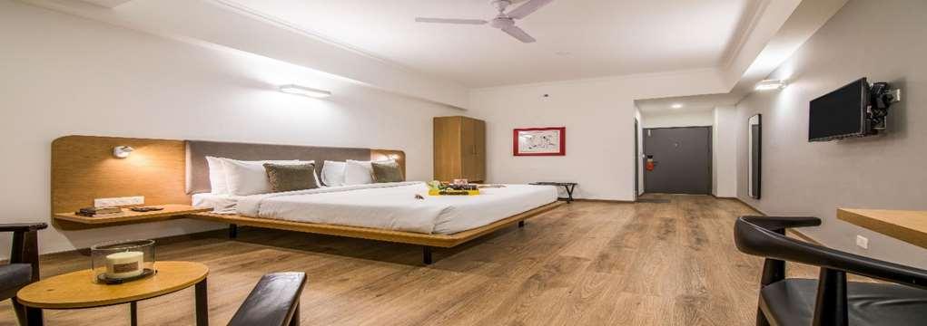 Oyo Townhouse 028 Corporate Suite Noida Szoba fotó