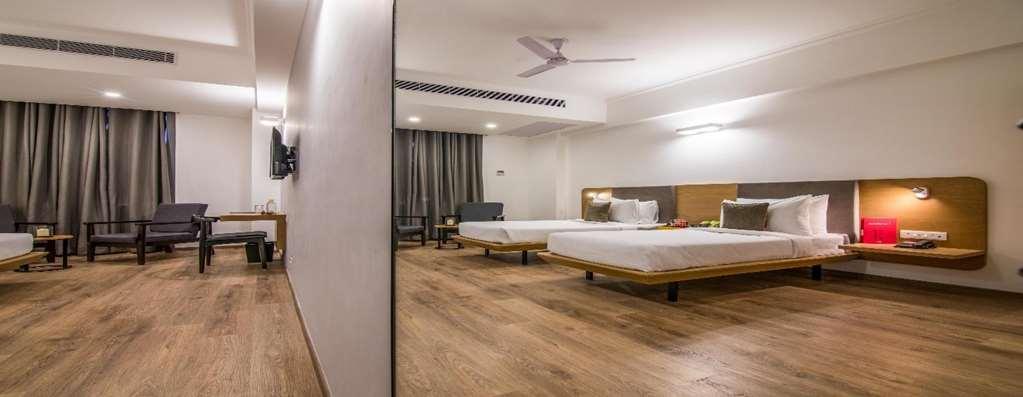 Oyo Townhouse 028 Corporate Suite Noida Szoba fotó